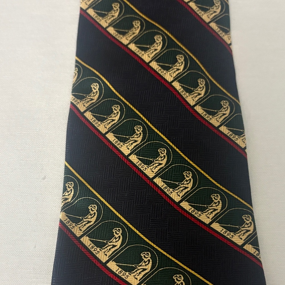 Pinehurst 1895 Elegant Navy and Gold Patterned Men's Tie